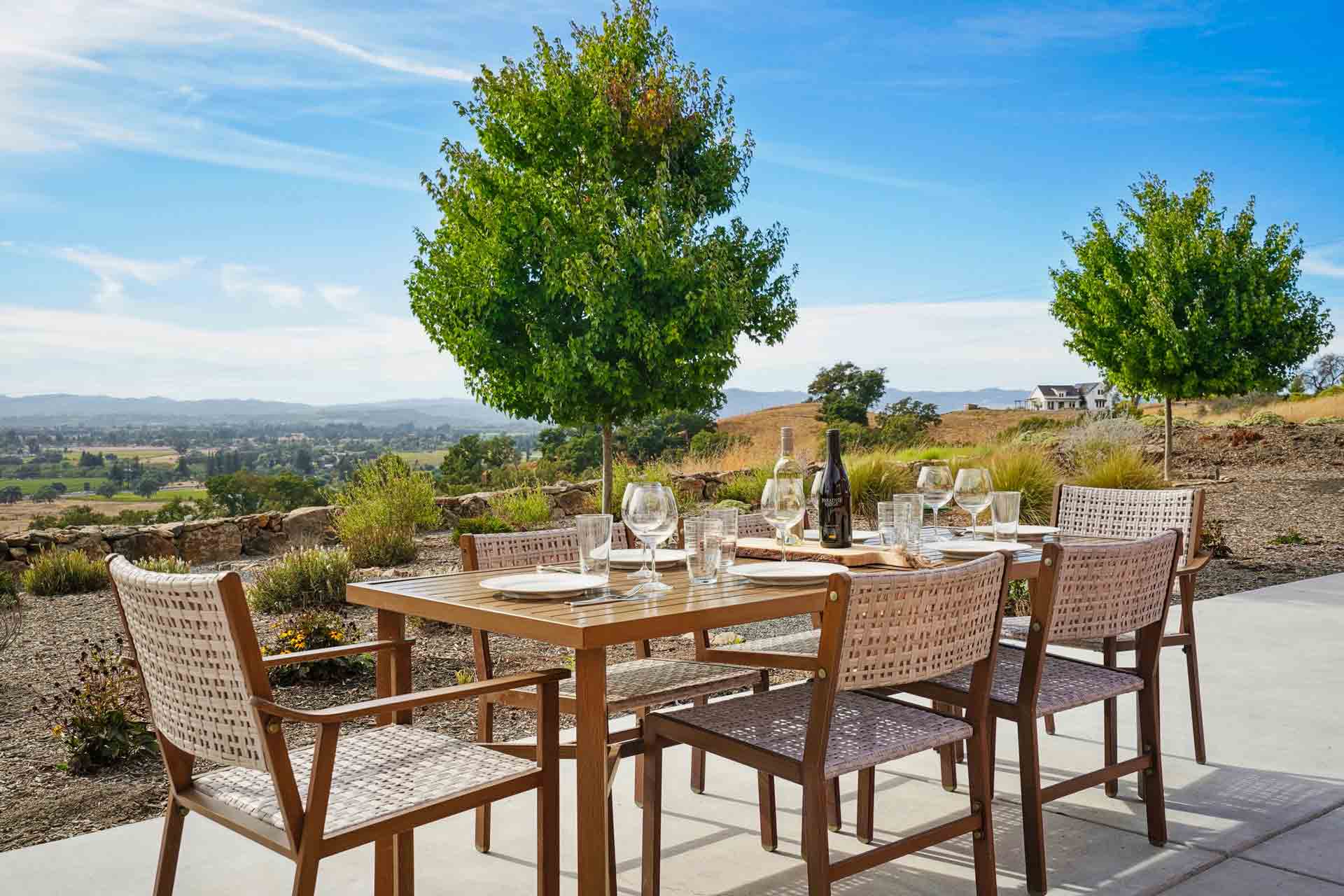 Al fresco dining area with view of Russian River Valley, Paradise Ridge Farmstay