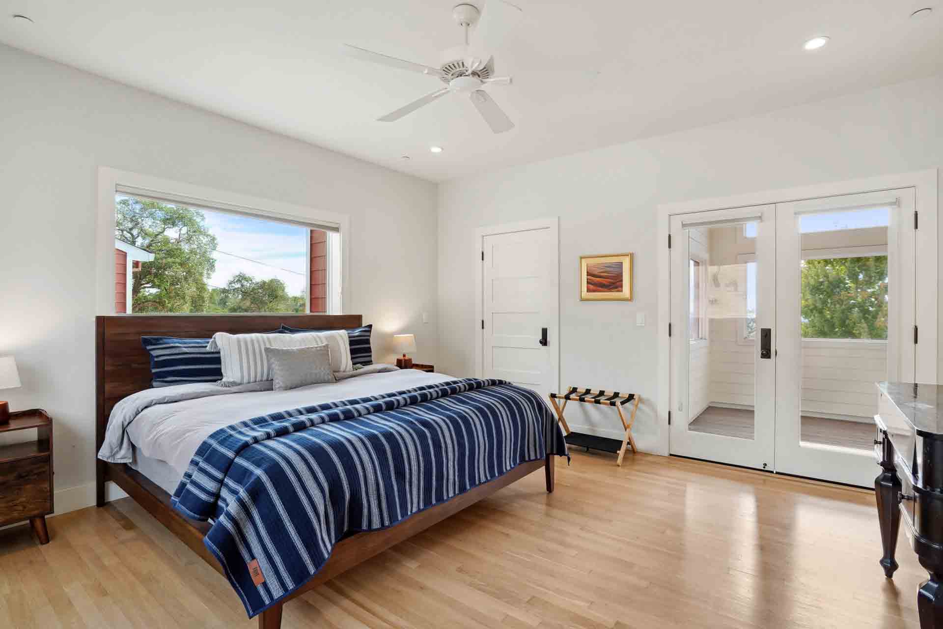 Cottage Retreat masterbedroom with ensuite